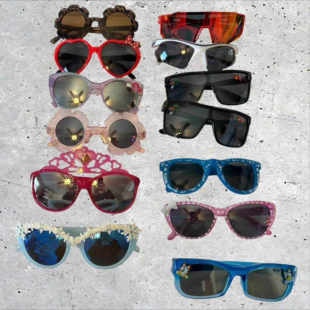 Lot of 20+ Kids Sunglasses Inc. Disney Bluey Mixed Styles‎ Boys Girls